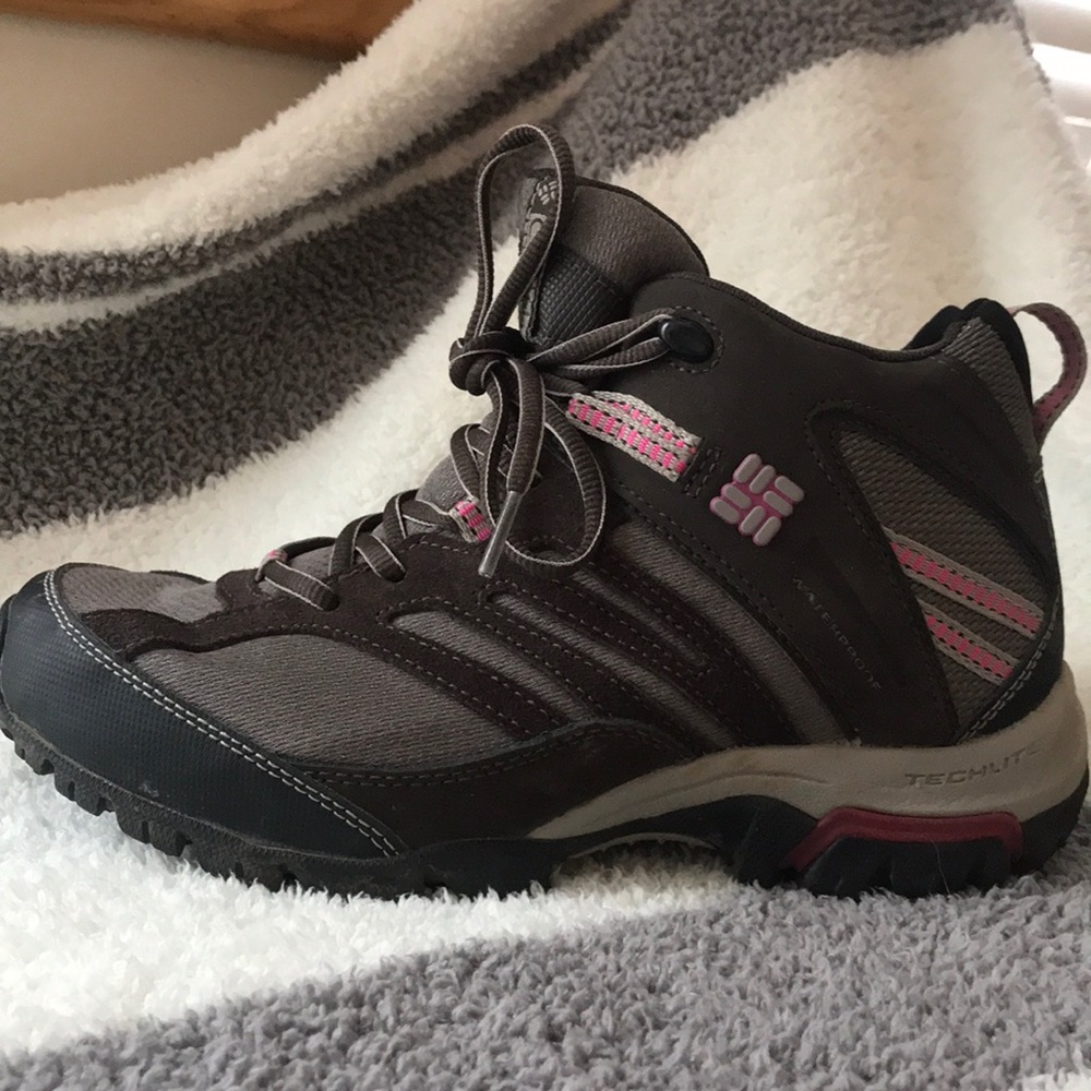 Women’s hiking shoe